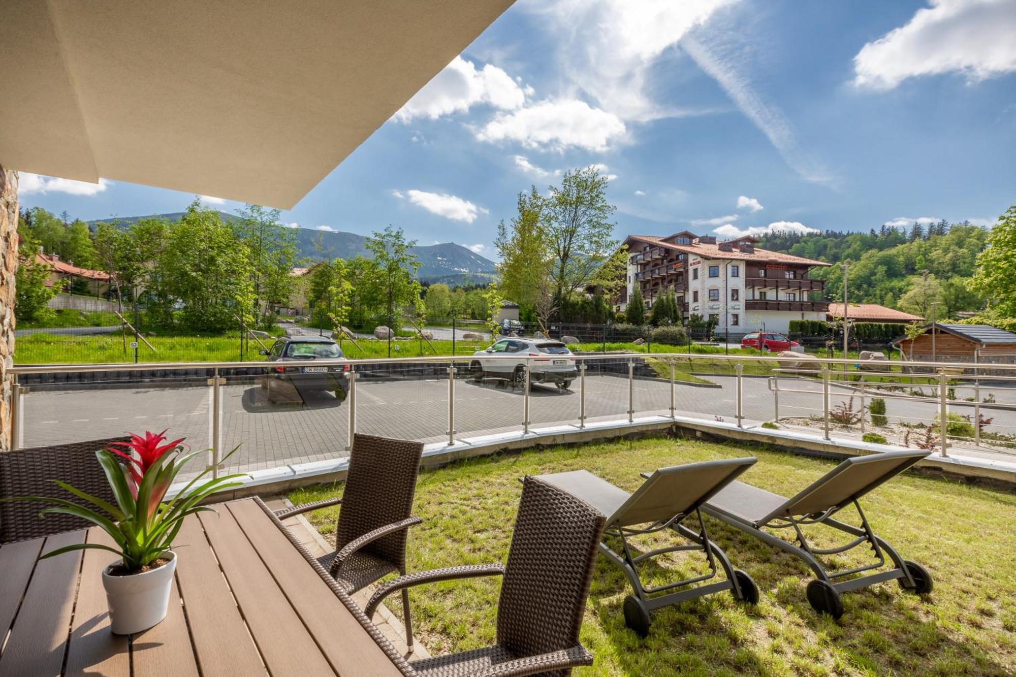 Apartamenty Bluesky - Ogrodnicza 7 I 9 - Z Widokiem Na Gory, W Zielonej Okolicy, Blisko Centrum I Atrakcji Karpacza Szoba fotó